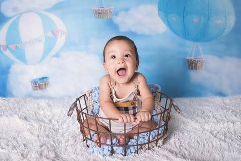 acompanhamento bebe book preço valor investimento brasilia df noroeste 07 meses vitor vestido de aviador fundo de balões céu azul macacão bebe sorrindo sorriso banguela prop cesto aramado'