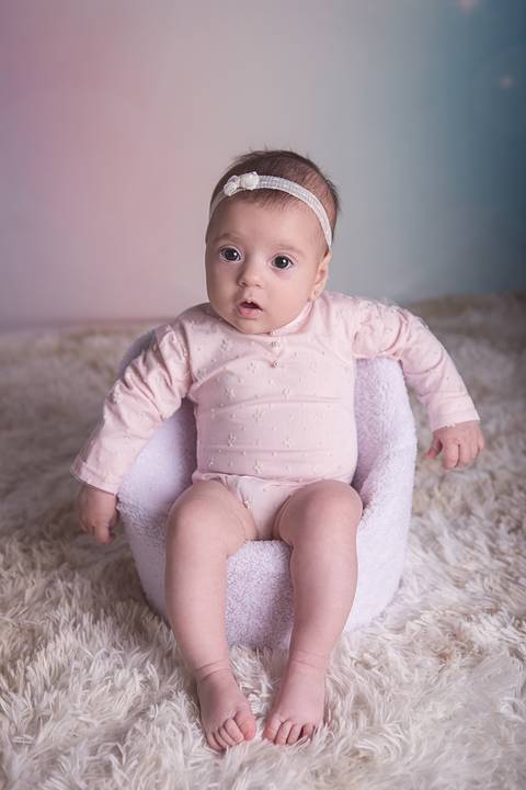 acompanhamento bebe book preço valor investimento brasilia df noroeste 03 3 meses fundo arco iris isadora rainbow baby chão de tapete pelo olhando pra cima trás baby chair'