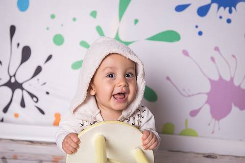 acompanhamento bebe book preço valor investimento brasilia df noroeste 10 meses fundo tintas manchas vitor vestido sorrindo mão no joelho sentado roupa capuz pijama banco amarelo body listrado marrom e branco touca capuz'