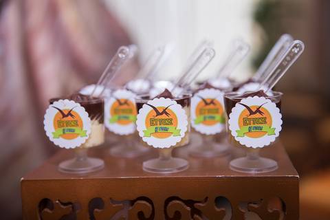 lua nova art e foto leticia amaral franco fotografia mundo dos dinossauros entrada doce docinho ovo de dinossauro chocolate mesa do bolo '