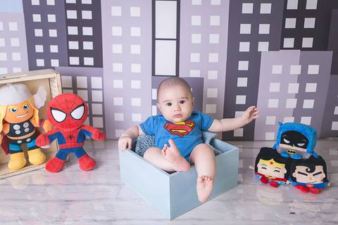 fotografo fotógrafo fotógrafa fotografa bebe brasília brasilia acompanhamento 6 meses super herois heróis cidade super homem homem aranha homem de ferro hulk thor mulher maravilha  batman'