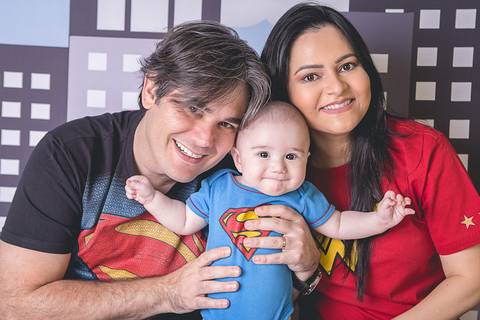 fotografo fotógrafo fotógrafa fotografa bebe brasília brasilia acompanhamento 6 meses super herois heróis cidade super homem homem aranha homem de ferro hulk thor mulher maravilha  família familia batman'