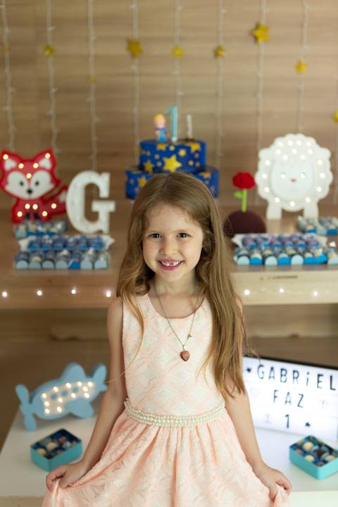 fotografo fotógrafo fotógrafa fotografa brasília brasilia evento festa infantil festa de criança em casa decoração mais bonita pequeno principe bolo mesa  vela decoração decoracao'