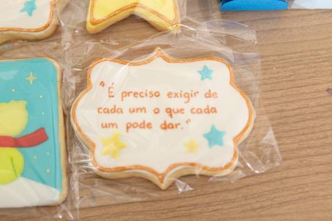fotografo fotógrafo fotógrafa fotografa brasília brasilia evento festa infantil festa de criança em casa decoração mais bonita pequeno principe bolo mesa  vela decoração decoracao cookie'
