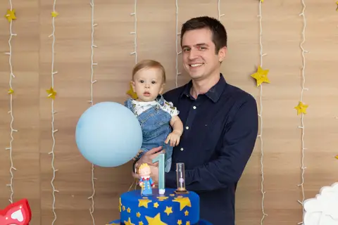 fotografo fotógrafo fotógrafa fotografa brasília brasilia evento festa infantil festa de criança em casa decoração mais bonita pequeno principe bolo mesa  vela decoração decoracao familia família'