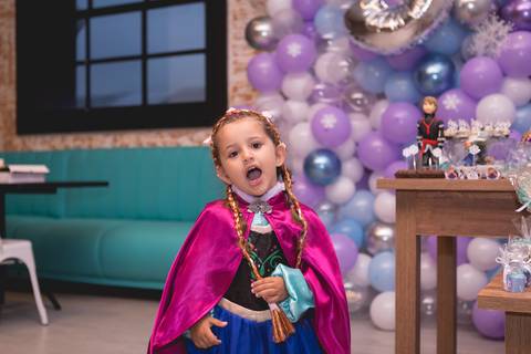 festa infantil 03 anos decoração brasilia brasilia df distrito federal book fotografo fotógrafa fotografa fotografia melhor leticia franco letícia lua nova art arte foto frozen ana elsa bolo mesa gemeas gêmeas irmãs irmas'