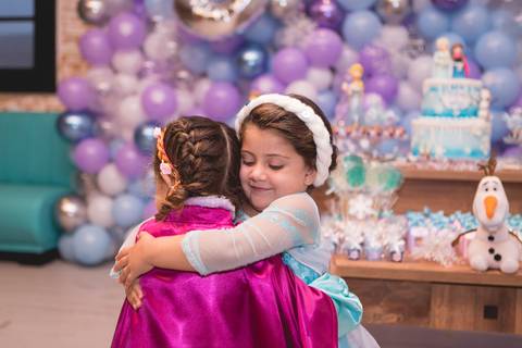 festa infantil 03 anos decoração brasilia brasilia df distrito federal book fotografo fotógrafa fotografa fotografia melhor leticia franco letícia lua nova art arte foto frozen ana elsa bolo mesa gemeas gêmeas irmãs irmas'