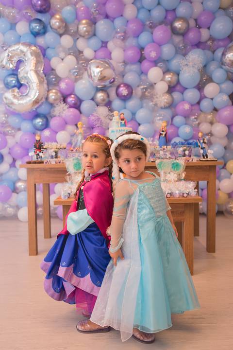 festa infantil 03 anos decoração brasilia brasilia df distrito federal book fotografo fotógrafa fotografa fotografia melhor leticia franco letícia lua nova art arte foto frozen ana elsa bolo mesa gemeas gêmeas irmãs irmas'