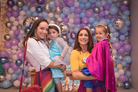 festa infantil 03 anos decoração brasilia brasilia df distrito federal book fotografo fotógrafa fotografa fotografia melhor leticia franco letícia lua nova art arte foto frozen ana elsa bolo mesa gemeas gêmeas irmãs irmas mae familia'