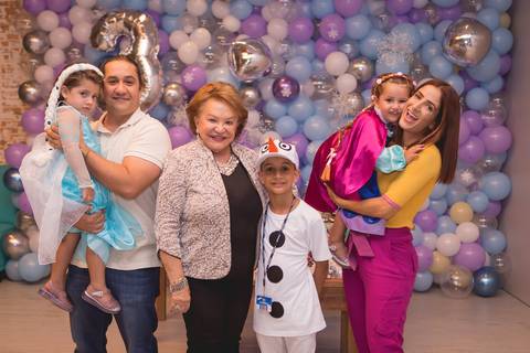 festa infantil 03 anos decoração brasilia brasilia df distrito federal book fotografo fotógrafa fotografa fotografia melhor leticia franco letícia lua nova art arte foto frozen ana elsa bolo mesa gemeas gêmeas irmãs irmas familia pai avo mae irmao'
