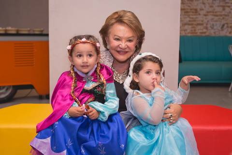 festa infantil 03 anos decoração brasilia brasilia df distrito federal book fotografo fotógrafa fotografa fotografia melhor leticia franco letícia lua nova art arte foto frozen ana elsa bolo mesa gemeas gêmeas irmãs irmas avo'