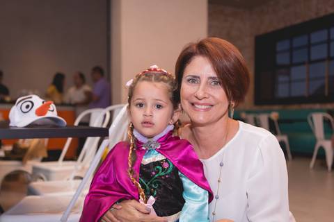 festa infantil 03 anos decoração brasilia brasilia df distrito federal book fotografo fotógrafa fotografa fotografia melhor leticia franco letícia lua nova art arte foto frozen ana elsa bolo mesa gemeas gêmeas irmãs irmas'