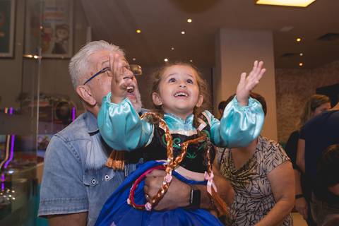 festa infantil 03 anos decoração brasilia brasilia df distrito federal book fotografo fotógrafa fotografa fotografia melhor leticia franco letícia lua nova art arte foto frozen ana elsa bolo mesa gemeas gêmeas irmãs irmas'