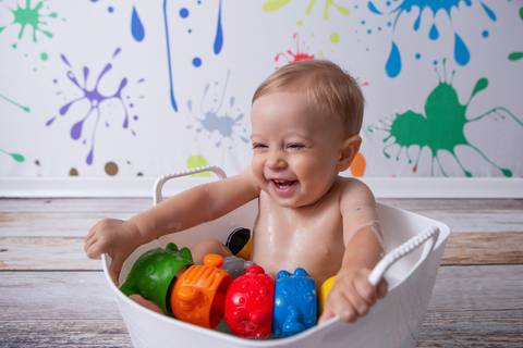 baby bebe brasília brasilia df distrito federal book fotografo fotógrafa fotografa acompanhamento fotografia 12 meses trimestral 1 ano melhor leticia franco letícia lua nova art arte foto smash the cake ensaio com bolo esmagando menino azul cinza splash'