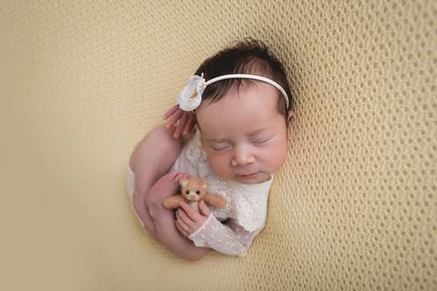 newborn teresa fotografa fotografo fotógrafa brasilia brasília df distrito federal recém nascido baby bebe bebê reborn wrap enrolado rainbow arco iris arco-iris ninho amigurumi'