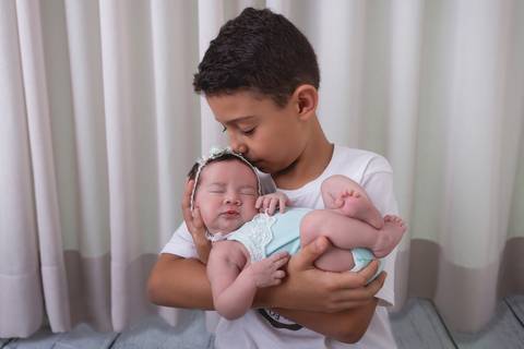 brasília df distrito federal recém nascido baby bebe bebê reborn wrap enrolado rainbow arco iris arco-iris pais familia mae pai irmao'