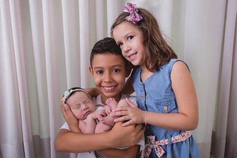 brasília df distrito federal recém nascido baby bebe bebê reborn wrap enrolado rainbow arco iris arco-iris pais familia mae pai irma irmao irmaos'