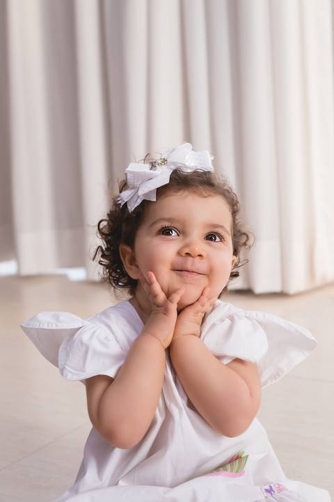 bebê recém nascido e fundo azul newborn brasilia fotografa fotografo fotógrafa brasília df distrito federal baby bebe reborn wrap enrolado lago sul altiplano leste ursinho touca irmãos irmã irmão família filhos'