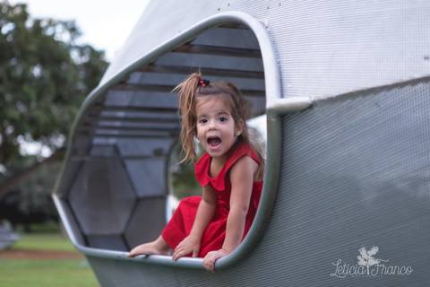 fotografia 12 meses trimestral 1 ano melhor leticia franco letícia lua nova art arte foto smash the cake ensaio com bolo esmagando menina família'