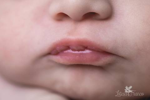 bebê recém nascido newborn brasilia fotografa fotografo fotógrafa brasília df distrito federal baby bebe reborn book melhor leticia franco letícia lua nova art arte foto wrap enrolado'