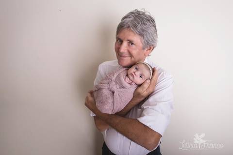 bebê recém nascido newborn brasilia fotografa fotografo fotógrafa brasília df distrito federal baby bebe reborn book melhor leticia franco letícia lua nova art arte foto wrap enrolado'