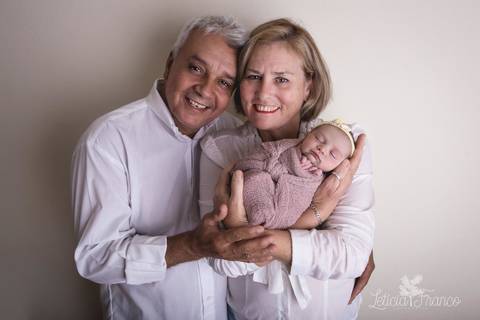 bebê recém nascido newborn brasilia fotografa fotografo fotógrafa brasília df distrito federal baby bebe reborn book melhor leticia franco letícia lua nova art arte foto wrap enrolado'