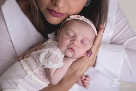 bebê recém nascido newborn brasilia fotografa fotografo fotógrafa brasília df distrito federal baby bebe reborn book melhor leticia franco letícia lua nova art arte foto wrap enrolado'