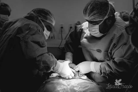 bebê recém nascido newborn maternidade birth nascimento parto cesarea cesáreo brasilia fotografa fotografo fotógrafa brasília df distrito federal baby bebe reborn book melhor leticia franco letícia lua nova art arte foto'