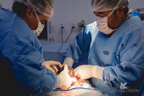 bebê recém nascido newborn maternidade birth nascimento parto cesarea cesáreo brasilia fotografa fotografo fotógrafa brasília df distrito federal baby bebe reborn book melhor leticia franco letícia lua nova art arte foto'