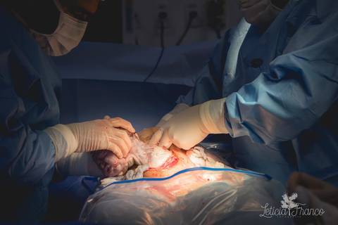 bebê recém nascido newborn maternidade birth nascimento parto cesarea cesáreo brasilia fotografa fotografo fotógrafa brasília df distrito federal baby bebe reborn book melhor leticia franco letícia lua nova art arte foto'