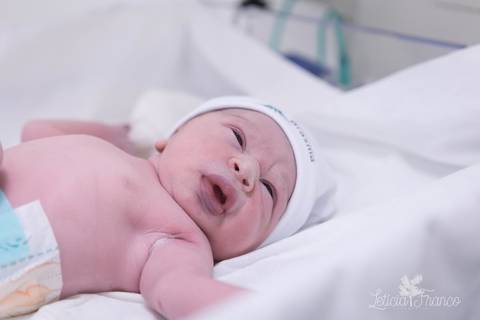bebê recém nascido newborn maternidade birth nascimento parto cesarea cesáreo brasilia fotografa fotografo fotógrafa brasília df distrito federal baby bebe reborn book melhor leticia franco letícia lua nova art arte foto'