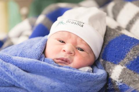bebê recém nascido newborn maternidade birth nascimento parto cesarea cesáreo brasilia fotografa fotografo fotógrafa brasília df distrito federal baby bebe reborn book melhor leticia franco letícia lua nova art arte foto'