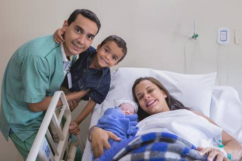 bebê recém nascido newborn maternidade birth nascimento parto cesarea cesáreo brasilia fotografa fotografo fotógrafa brasília df distrito federal baby bebe reborn book melhor leticia franco letícia lua nova art arte foto'