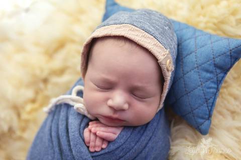 bebê recém nascido newborn brasilia fotografa fotografo fotógrafa brasília df distrito federal baby bebe reborn book melhor leticia franco letícia lua nova art arte foto wrap enrolado '