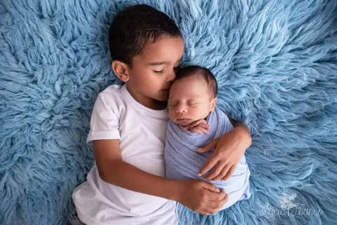 bebê recém nascido newborn brasilia fotografa fotografo fotógrafa brasília df distrito federal baby bebe reborn book melhor leticia franco letícia lua nova art arte foto wrap enrolado '