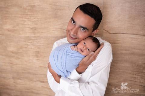 bebê recém nascido newborn brasilia fotografa fotografo fotógrafa brasília df distrito federal baby bebe reborn book melhor leticia franco letícia lua nova art arte foto wrap enrolado '