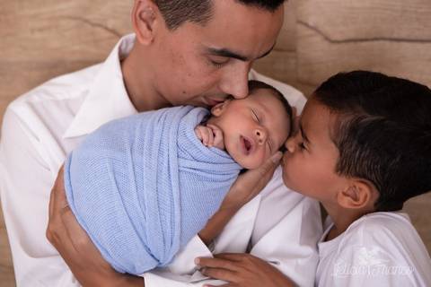 bebê recém nascido newborn brasilia fotografa fotografo fotógrafa brasília df distrito federal baby bebe reborn book melhor leticia franco letícia lua nova art arte foto wrap enrolado '