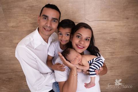 bebê recém nascido newborn brasilia fotografa fotografo fotógrafa brasília df distrito federal baby bebe reborn book melhor leticia franco letícia lua nova art arte foto wrap enrolado '