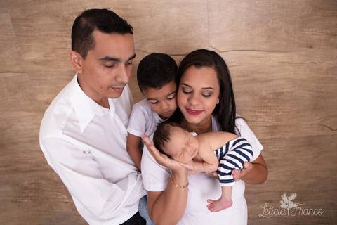 bebê recém nascido newborn brasilia fotografa fotografo fotógrafa brasília df distrito federal baby bebe reborn book melhor leticia franco letícia lua nova art arte foto wrap enrolado '