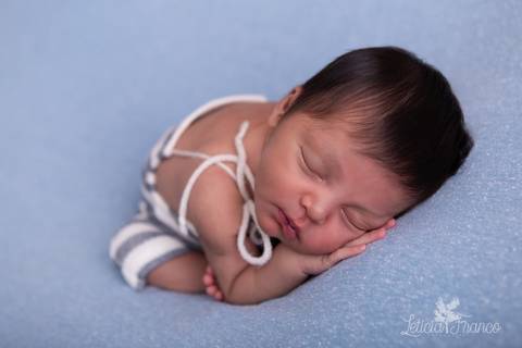 bebê recém nascido newborn brasilia fotografa fotografo fotógrafa brasília df distrito federal baby bebe reborn book melhor leticia franco letícia manta azul taco'
