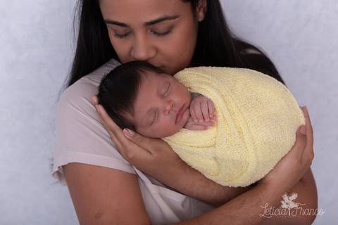 bebê recém nascido newborn brasilia fotografa fotografo fotógrafa brasília df distrito federal baby bebe reborn book melhor leticia franco letícia lua nova art arte foto wrap enrolado '