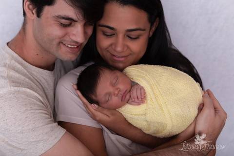 bebê recém nascido newborn brasilia fotografa fotografo fotógrafa brasília df distrito federal baby bebe reborn book melhor leticia franco letícia lua nova art arte foto wrap enrolado '