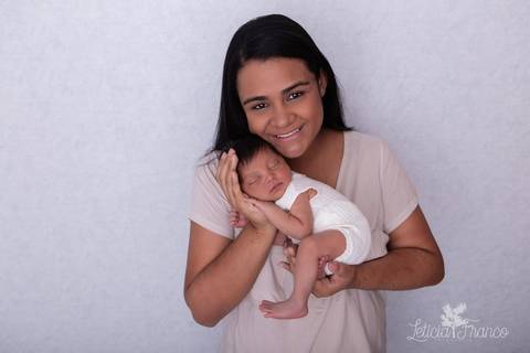 bebê recém nascido newborn brasilia fotografa fotografo fotógrafa brasília df distrito federal baby bebe reborn book melhor leticia franco letícia lua nova art arte foto wrap enrolado '