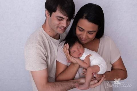 bebê recém nascido newborn brasilia fotografa fotografo fotógrafa brasília df distrito federal baby bebe reborn book melhor leticia franco letícia lua nova art arte foto wrap enrolado '