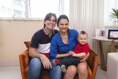 família pai e mãe acompanhamento lifestyle registrado pela fotógrafa Letícia Leticia Franco em brasília brasilia df'