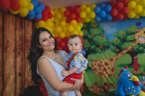 mamãe com bebê galinha pintadinha registrado pela fotógrafa Letícia Leticia Franco em brasília brasilia df'