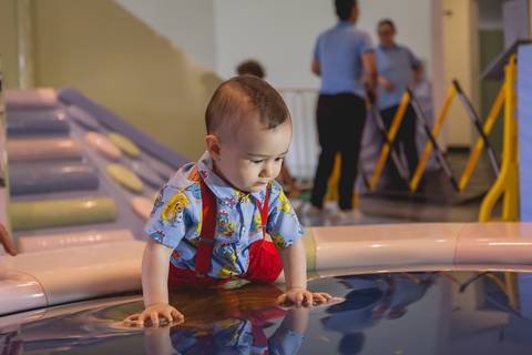 pula pula de água espaço baby registrado pela fotógrafa Letícia Leticia Franco em brasília brasilia df'
