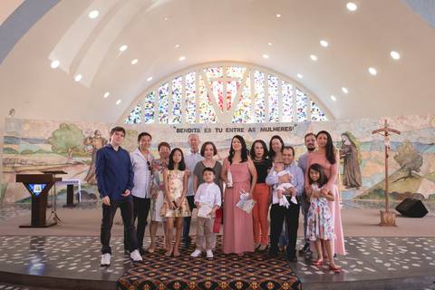 batizado brasilia df nossa senhora de fatima asa sul batismo benção família no batizado nossa senhora de fátima em brasilia asa sul registrado pela fotógrafa Letícia Leticia Franco em brasília brasilia df'