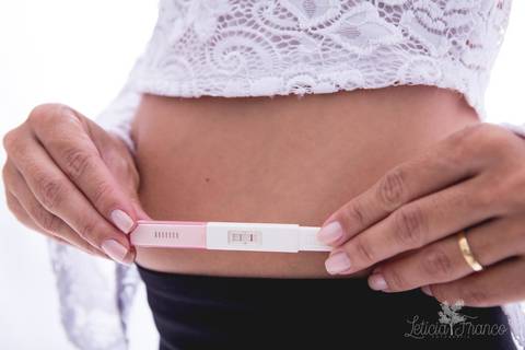 teste de gravidez 9 semanas gestação acompanhamento gestacional  fotografia gestante grávida gestação acompanhamento gestacional registrado pela fotógrafa Letícia Leticia Franco em brasília brasilia df jardim botânico botanico'