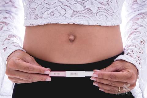 teste de gravidez 9 semanas gestação acompanhamento gestacional  fotografia gestante grávida gestação acompanhamento gestacional registrado pela fotógrafa Letícia Leticia Franco em brasília brasilia df jardim botânico botanico'